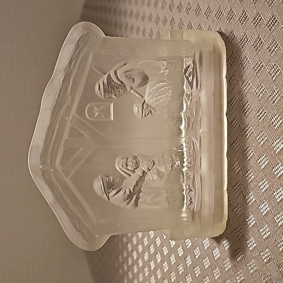 Vintage Christmas Around the World Frosted Glass Nativity Tealight Holder - Picture 4 of 8